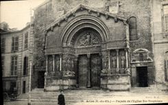 VINTAGE POSTCARD Arles Frontage of the church co. Trophime