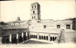 VINTAGE POSTCARD Arles the cathedral co. Trophime