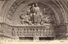 CPA Arles La Cathedrale Saint Trophime Detail du Portail