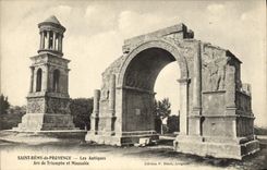 CPA St Remy de Provence Les Antiques Arc de Triomphe et Mausolee