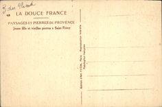 CPA Jeune fille et vieilles pierres de St Remy Folklore Costume