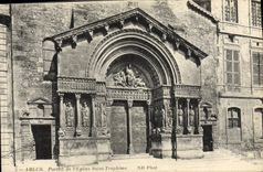 CPA Arles Portail de L'Eglise Saint Trophime