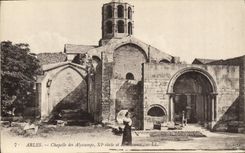 VINTAGE POSTCARD Arles Vault of Alyscamps