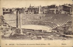 CPA Arles Vue d'ensemble des Ruines du Theatre Antique