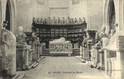 VINTAGE POSTCARD Arles Interior of the Museum