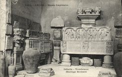 VINTAGE POSTCARD Concise Arles Museum Details Tombs Romain Marriage