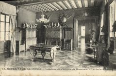 CPA Notre Dame de Liesse Interieur du Chateau de Marchais La salle d'armes