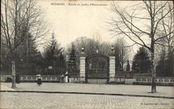 VINTAGE POSTCARD Soissons Entered of the Garden of Horticulture