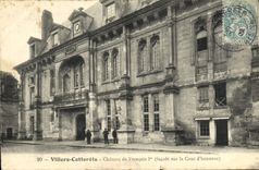 VINTAGE POSTCARD Villers Cotterets Castle of François L er Frontage on the main courtyard