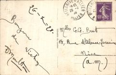 CPA Vichy Le Monument Gillbert 