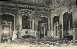 VINTAGE POSTCARD Vichy Room of Music of the Casino