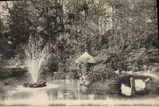 VINTAGE POSTCARD Vichy the Park Swans