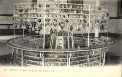 CPA Vichy Source de la Grande Grille