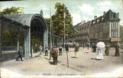 CPA Vichy Galerie Promenoir Tabac