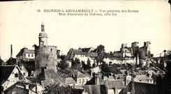 CPA Bourbon i'Archambault Vue generale des ruines mur d'enceinte du chateau