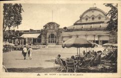 CPA Vichy Le Casino Et les Jardins