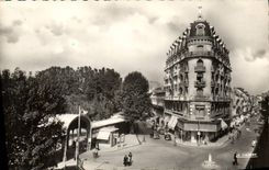 CPM Vichy Vue Sur Les Rues G Clemenceau et President Wilson