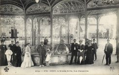 CPA Vichy La Grande Grille Vue d'Ensemble