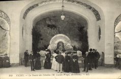 CPA Vichy La Source Des Celestins