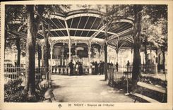 CPA Vichy Source de l'hopital