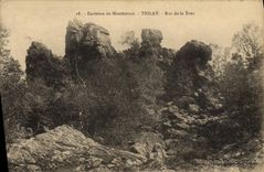 Roca de Surroundings De Montherme Thilay de la POSTAL de la VENDIMIA de la torre