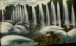 VINTAGE POSTCARD Park Of Versailles the Basin De Neptune and large water