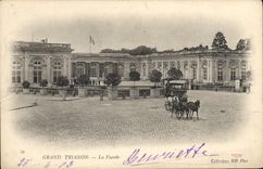 VINTAGE POSTCARD Large Trianon the Frontage Barouches Horses