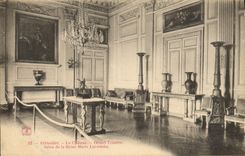 VINTAGE POSTCARD Versailles the Castle Large Trianon Living room of the Leczinska queen