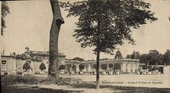 VINTAGE POSTCARD Versailles Large Trianon Frontage