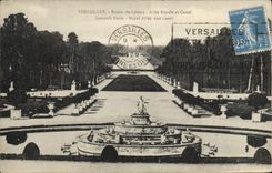 VINTAGE POSTCARD Versailles Basain de Latone Gone Royal and Canal