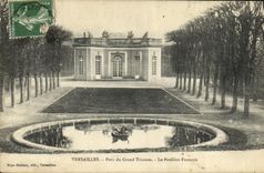 VINTAGE POSTCARD Versailles Park of Large Trianon the French House