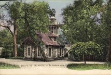 VINTAGE POSTCARD Park Of Small Trianon Dairy