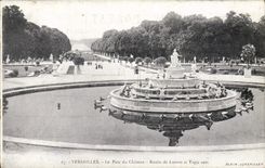 VINTAGE POSTCARD Versailles the Park of the Castle Basin of latone to the green carpet