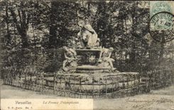 VINTAGE POSTCARD Versailles Triumphing France