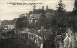 CPA Montfort L'Amaury Les Poulies Chemin de ronde et les tours