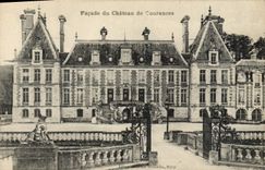 CPA Facade du Chateau de Courances 