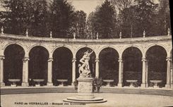 VINTAGE POSTCARD Park of Versailles Thicket of the Colonnades