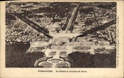 VINTAGE POSTCARD Versailles the Palate and Avenue of Paris