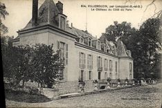 CPA Villebouzin par Longpont Le chateau a cote du parc
