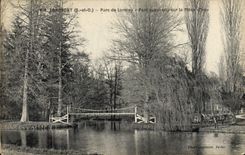 CPA Longpont Parc De Lormoy Pont suspendu sur la piece d'eau