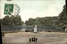 VINTAGE POSTCARD Fontainebleau LaCour of Ulysses