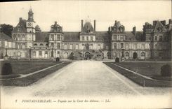 VINTAGE POSTCARD Fontainebleau Frontage On the Court Of the Good-byes