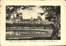 CPA Palais De Fontaiebleau Le Chateau et le bassin de Romulus