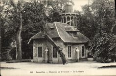 VINTAGE POSTCARD Versailles Hamlet De Trianon dairy