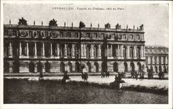 VINTAGE POSTCARD Versailles Facade Of the Castle Dimensions Park
