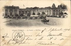 VINTAGE POSTCARD Large Trianon the Frontage