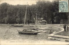 Jardines de la POSTAL de la VENDIMIA de Versalles el flotilla del barco de canal
