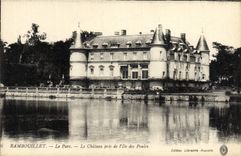 CPA Rambouillet Le Parc Le Chateau pris de i'lle des poules