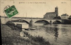 CPA Mantes Le pont et l'eglise notre dame