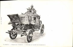 CPA Versailles Musee des Voitures Voiture du Sacre de Charles X
